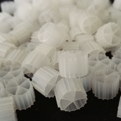 HDPE Plastic Biological Floating Filter Media 10*7mm For Ponds